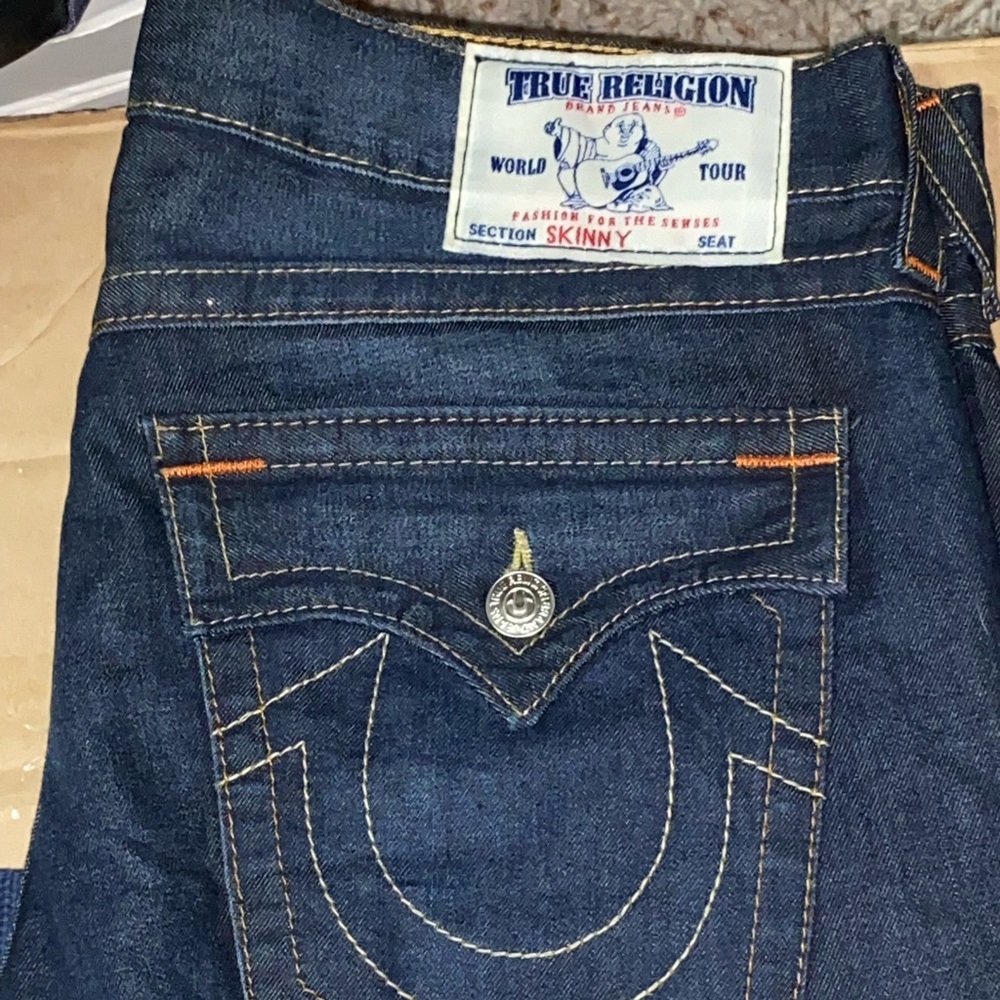True Religion shorts skinny w flaps